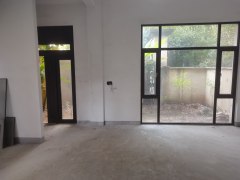 融创微风之城别墅 5室2厅4卫 256.00m² 700万