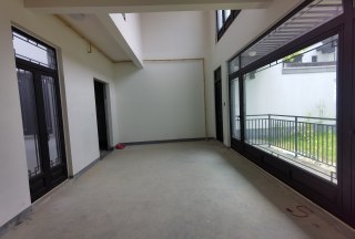 九龙仓雍景山(别墅) 4室2厅4卫 140.69m² 530万