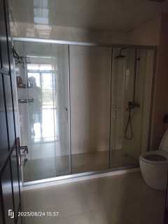 富春红郡 4室2厅3卫 209.00m² 5100元/月