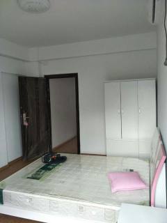 村口家园 4室1厅1卫 120.00m² 1900元/月