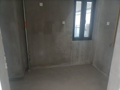 秦忆荣府北区 3室2厅2卫 110.00m² 180万