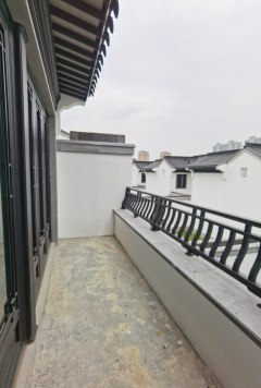 九龙仓雍景山(别墅) 4室2厅3卫 138.00m² 500万