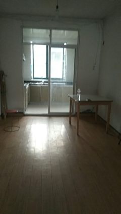村口家园 4室1厅1卫 100.00m² 4200元/月