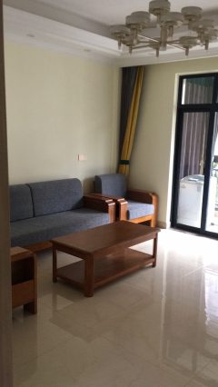 村口家园 4室2厅3卫 150.00m² 5200元/月