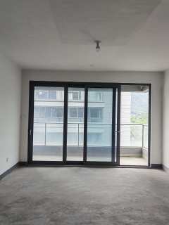 微风之城住宅 4室2厅2卫 125.00m² 155万