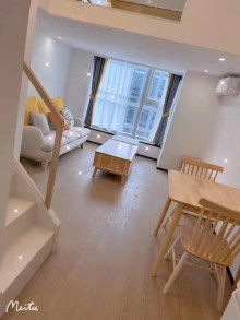 金汇之城 2室1厅1卫 40.00m² 2200元/月