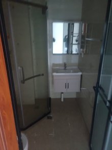 秦忆荣府南区 3室1厅2卫 125.00m² 2600元/月