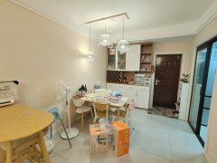富春硅谷 3室2厅1卫 83.28m² 235万