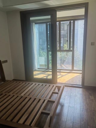 融创微风之城(公寓住宅) 4室2厅2卫 135.00m² 400万