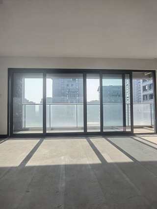 融创微风之城(公寓住宅) 4室2厅2卫 133.24m² 169万