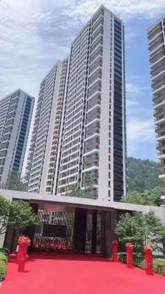 西郊半岛 3室2厅2卫 92.00m² 235万
