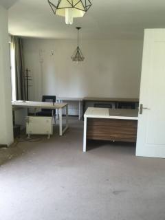 岭上花苑 4室3厅2卫 230.00m² 9500元/月