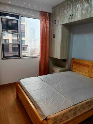 中天富春诚品二期 4室2厅2卫 125.84m² 180万