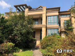 樱花小筑 5室2厅4卫 250.00m² 1800万