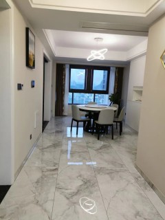 金汇首府 3室2厅2卫 105.19m² 290万