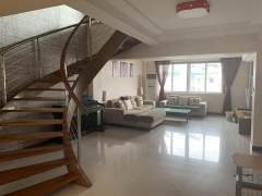 如意花园 3室2厅2卫 174.00m² 270万