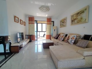 九龙仓世纪华府 4室2厅2卫 142.00m² 2800元/月