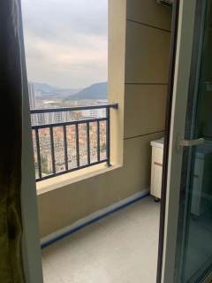 九龙仓雍景山公寓住宅 4室2厅2卫 122.00m² 3200元/月