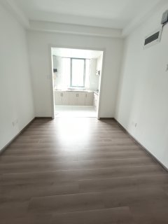 村口家园 4室1厅3卫 100.00m² 4800元/月
