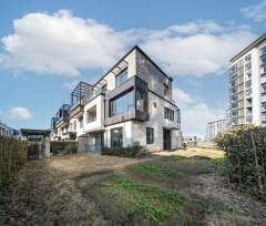 云栖玖著别墅 5室2厅4卫 167.00m² 560万
