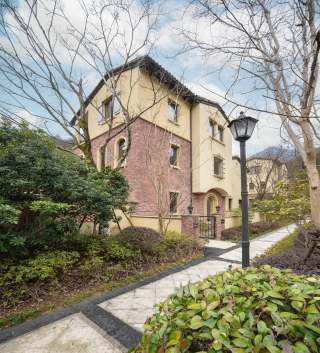 清源上林湖(别墅) 5室2厅4卫 300.00m² 888万