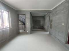 九龙一号 4室2厅3卫 327.44m² 660万