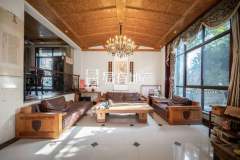 鸣翠蓝湾 4室2厅4卫 213.33m² 499万