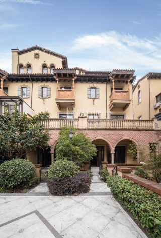 清源上林湖(别墅) 4室2厅4卫 227.88m² 498万