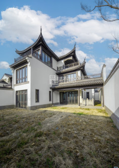 绿城七里香溪 4室2厅5卫 305.12m² 1400万