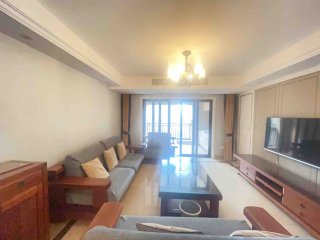 万科容大金色家园 4室2厅3卫 131.00m² 5000元/月