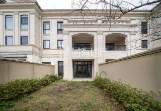 绿城富春玫瑰园 4室2厅4卫 217.90m² 690万