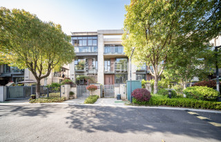 富春硅谷麓园(别墅) 4室2厅4卫 135.54m² 370万