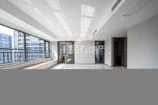 云畔桂语映月里 4室2厅2卫 119.61m² 300万