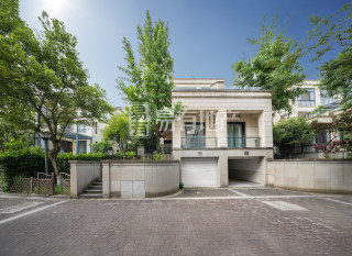 金都富春山居(别墅) 5室2厅3卫 233.47m² 898万