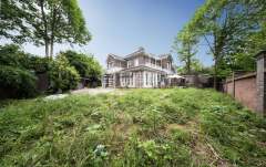 绿城七里香溪 5室2厅3卫 267.93m² 880万