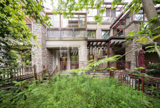 清源上林湖(别墅) 4室2厅3卫 242.82m² 600万