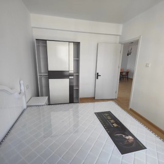 九龙仓雍景山(公寓住宅) 3室2厅2卫 115.00m² 2800元/月