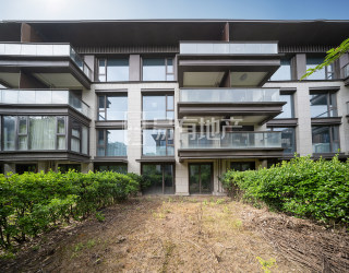 融创微风之城(公寓住宅) 4室2厅2卫 135.00m² 300万