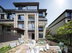 上林湖 3室2厅3卫 142.41m² 338万
