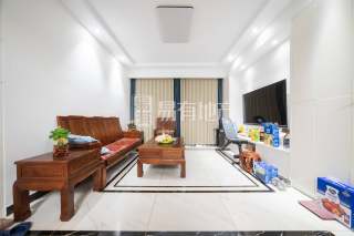 九龙仓世纪华府 4室2厅2卫 142.00m² 200万