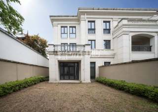 绿城富春玫瑰园 4室3厅4卫 209.85m² 650万