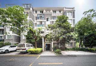 颐景山庄(公寓住宅) 4室2厅3卫 193.00m² 270万