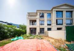 九龙仓雍景山(公寓住宅) 4室2厅3卫 138.61m² 530万