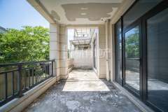 绿城富春玫瑰园 4室2厅4卫 250.29m² 560万