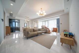 融创微风之城(公寓住宅) 4室2厅2卫 132.68m² 180万