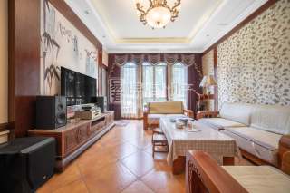 九龙山庄(别墅) 4室2厅3卫 251.89m² 608万