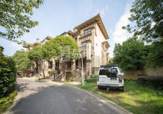 云水山居(别墅) 4室2厅3卫 232.46m² 600万