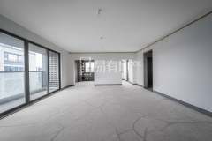 秦忆荣府南区 4室2厅3卫 160.00m² 239万