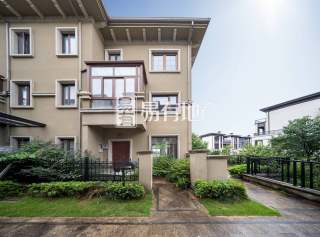 云水山居(别墅) 4室2厅4卫 234.08m² 480万