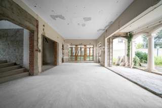 绿城富春玫瑰园 5室3厅5卫 416.00m² 2100万